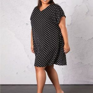 Pretty black & white polka dot dress 24/26W